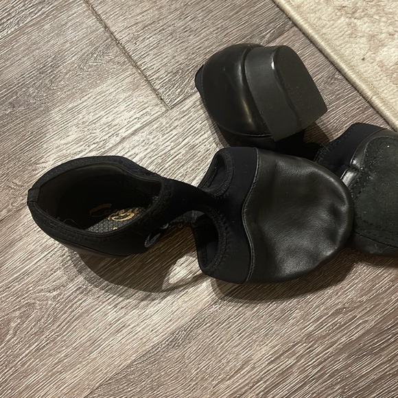 Black Capezio Leather Elastic Teaching Sandal Size 9M - Picture 5 of 5